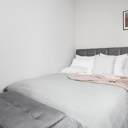 Ts New Town Studio & Free Parking 什切青 外观 照片